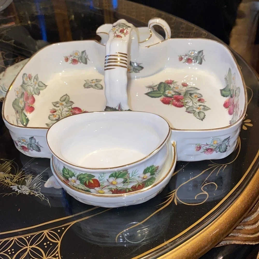 Vintage Strawberry Basket w/Creamer & Open Sugar bone China made in England